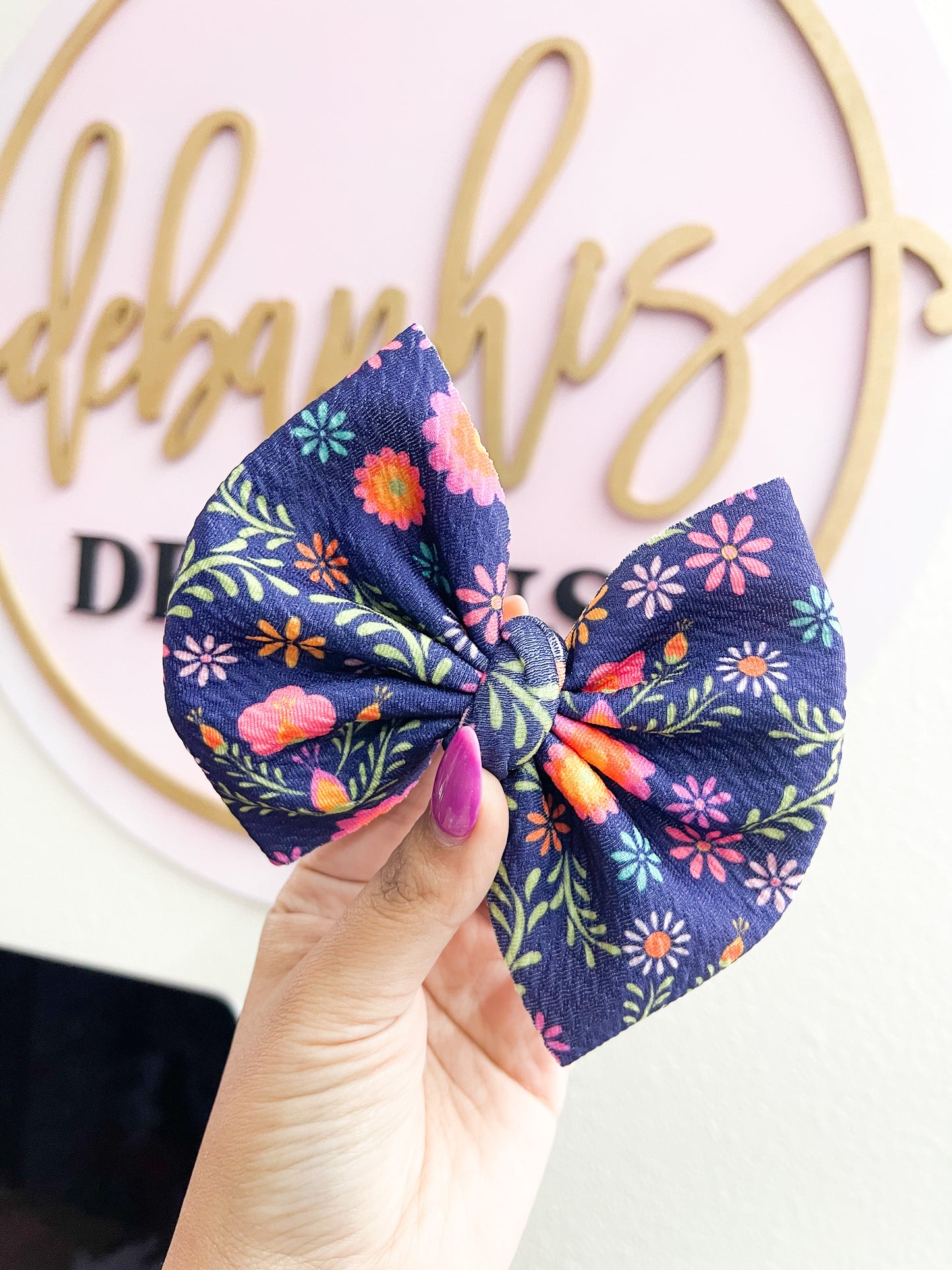 Flowers bow/ Piggies