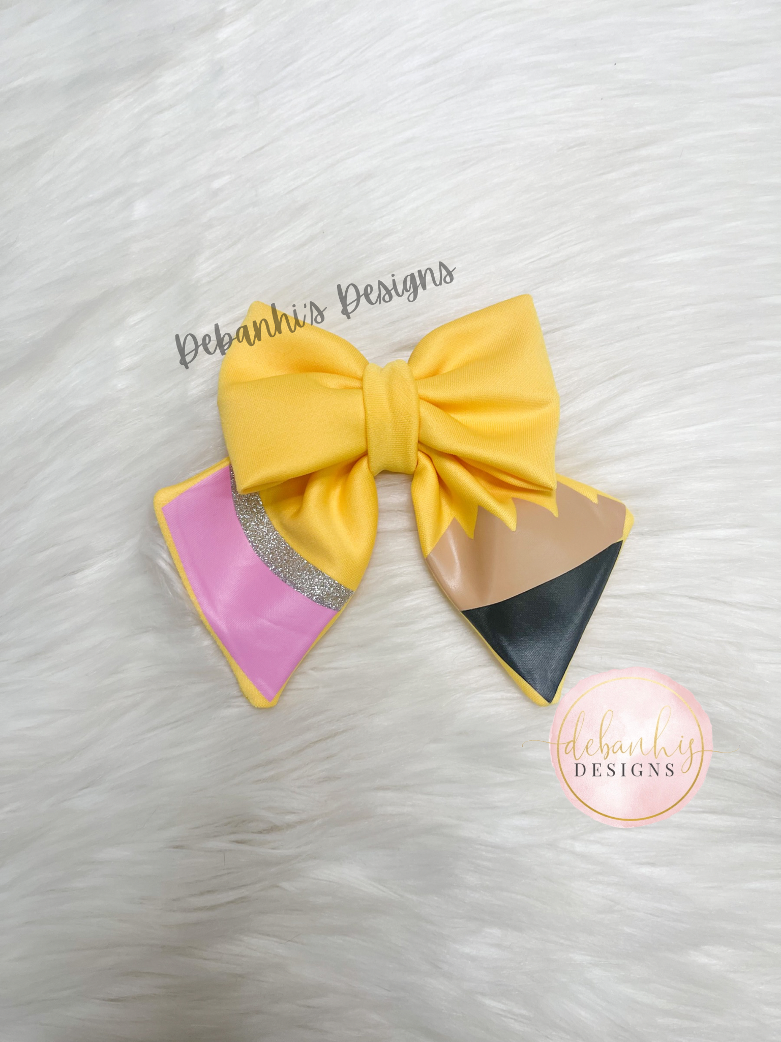 Pencil sailor Bow