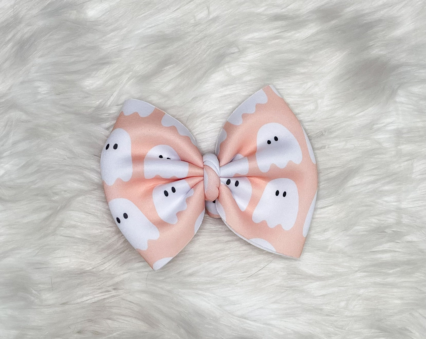 Ghost bow/ Piggies