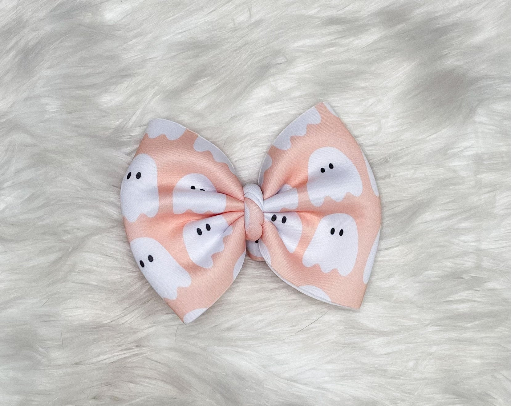 Ghost bow/ Piggies