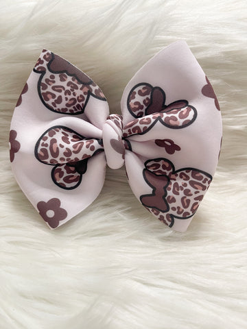 Safari minnie bow/ Piggies
