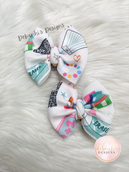 Back to school bow/ Piggies